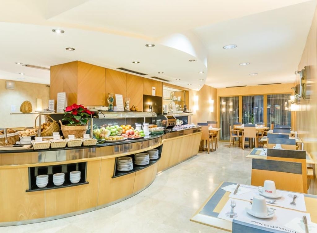 restaurants-breakfast-saloon