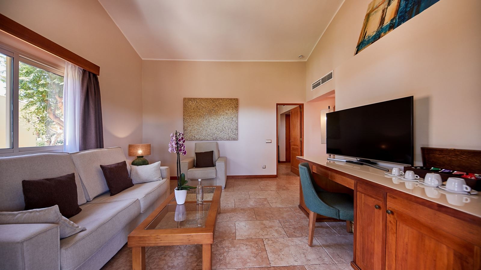 rooms-suite-deluxe-jacuzzi-balcony-or-terrace