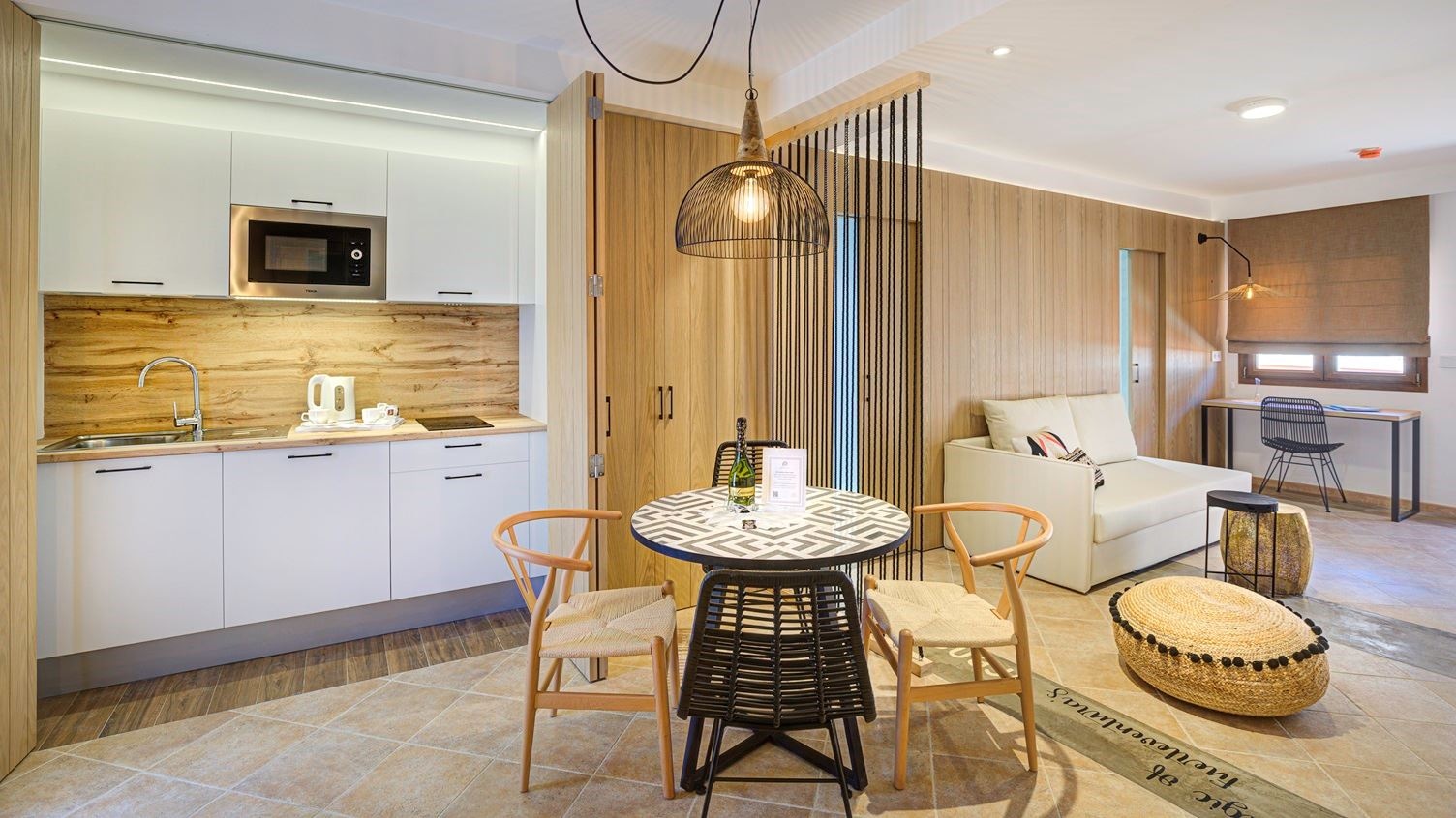 rooms-apartment-one-bedroom-family