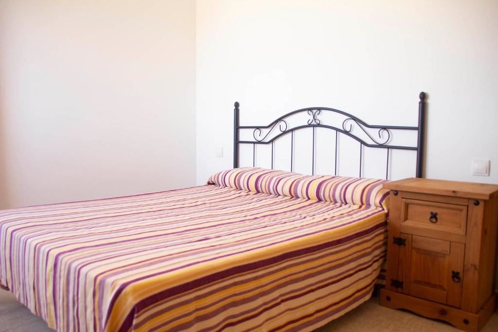 rooms-apartment-1-bedroom-pool-view