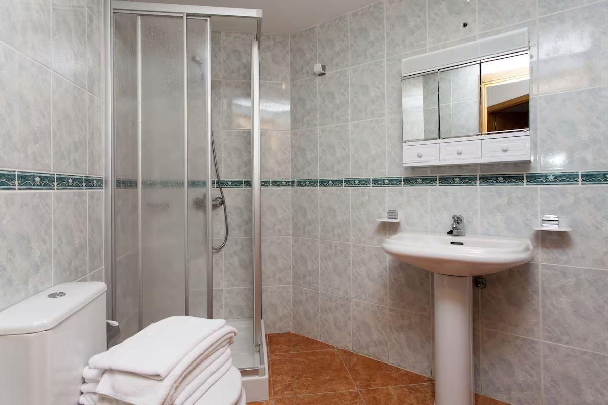 rooms-apartment-1-bedroom-pool-view