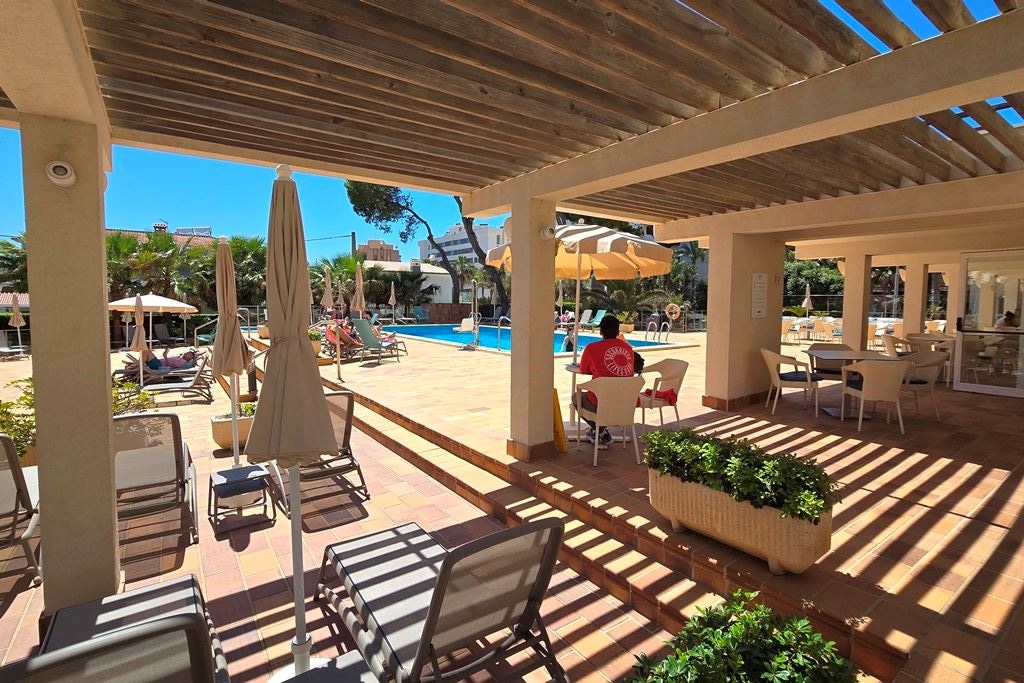 pools-outdoor--indoor-pool