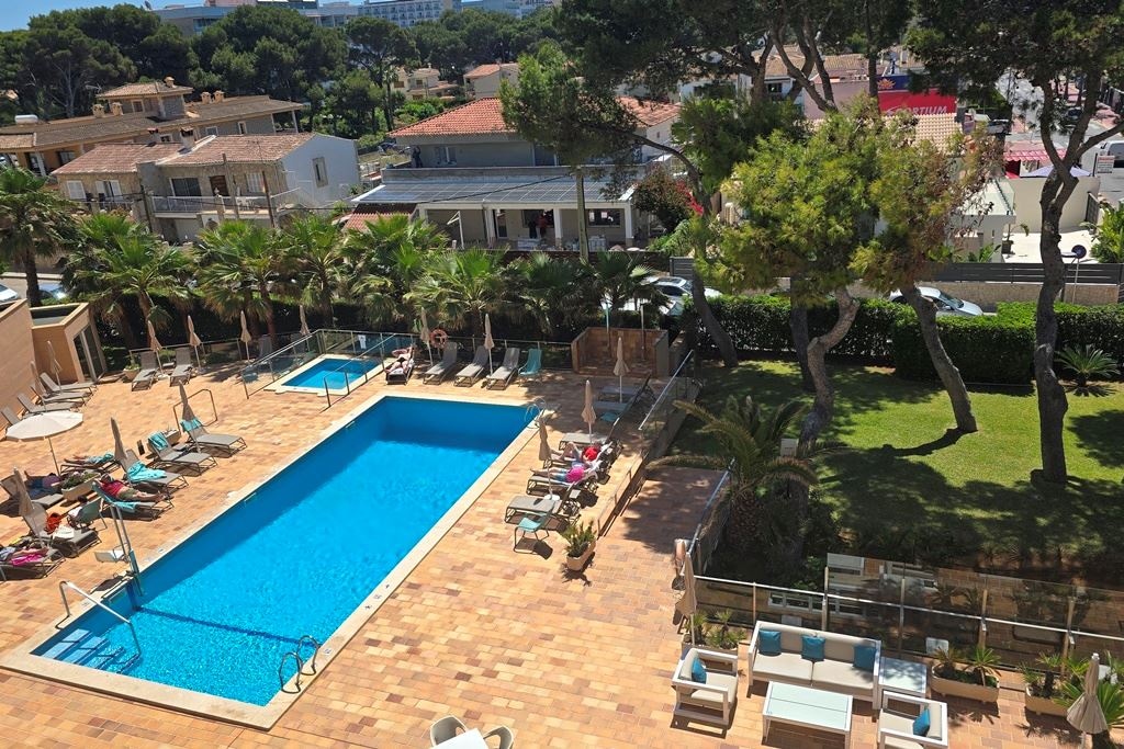 pools-outdoor--indoor-pool