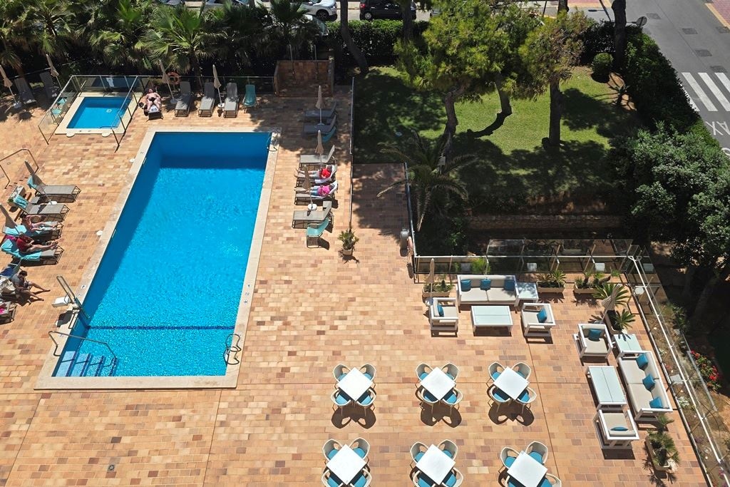 pools-outdoor--indoor-pool