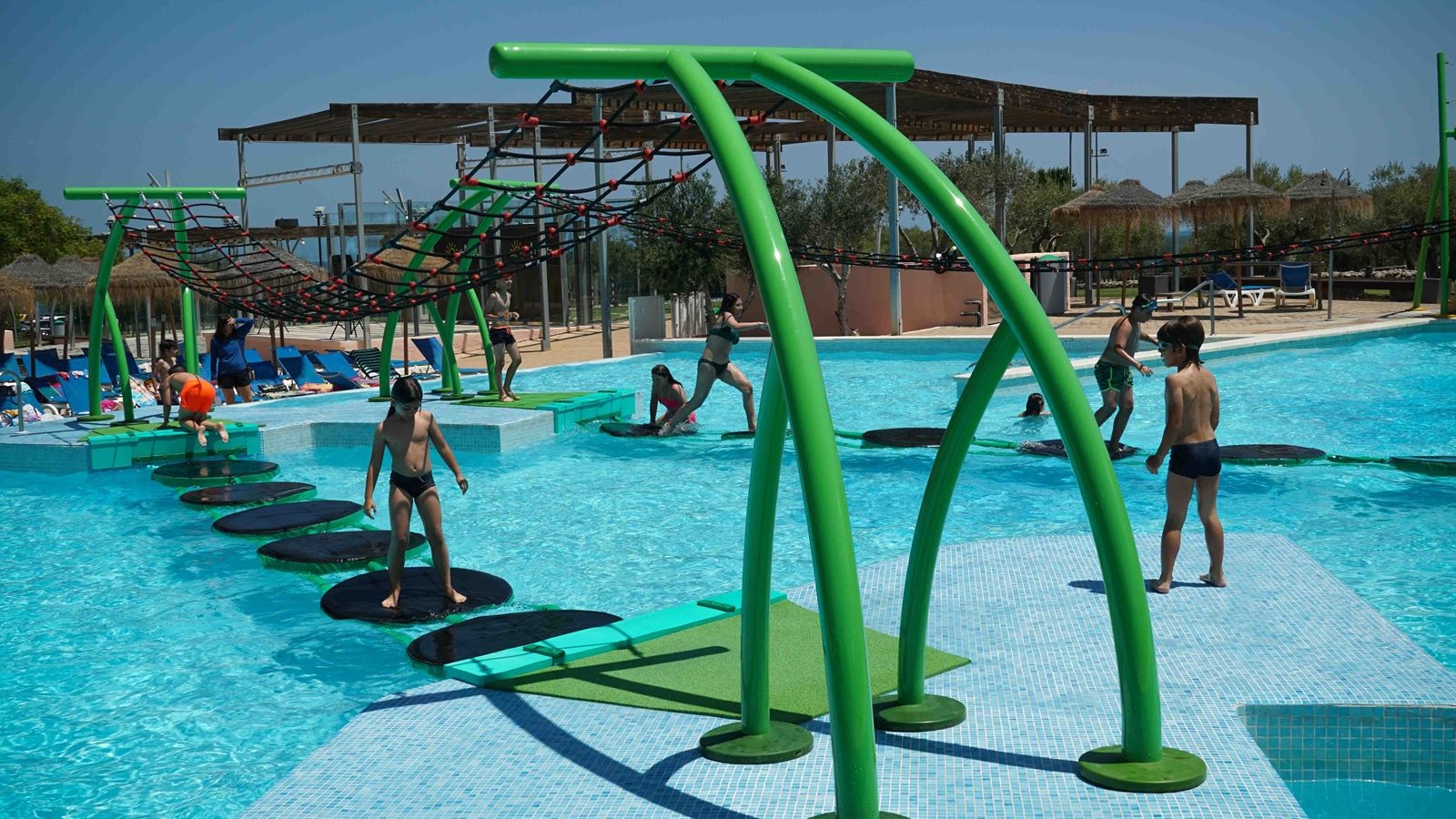 pools-outdoor-childrens-pool