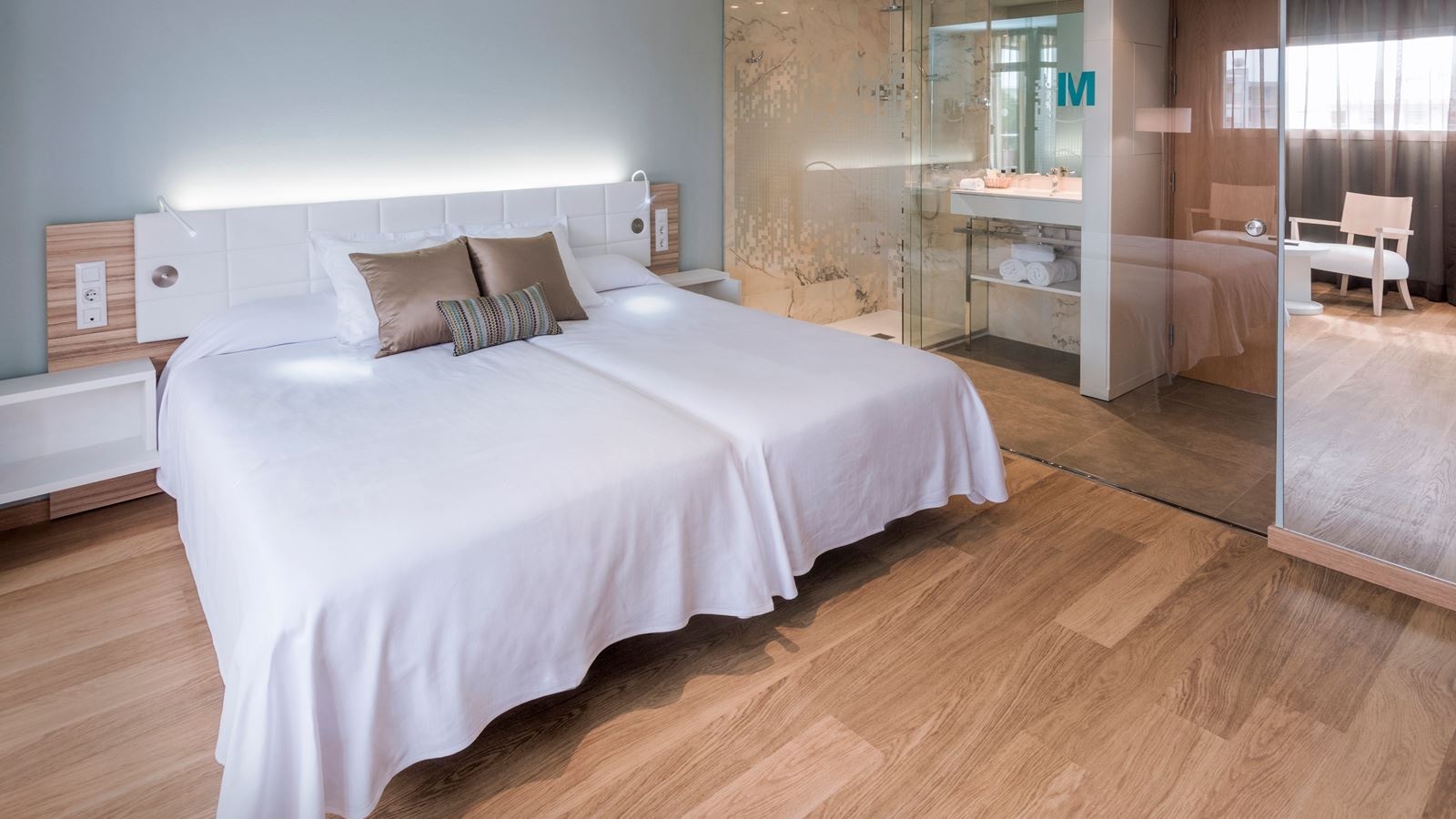 rooms-superior-double--triple-room