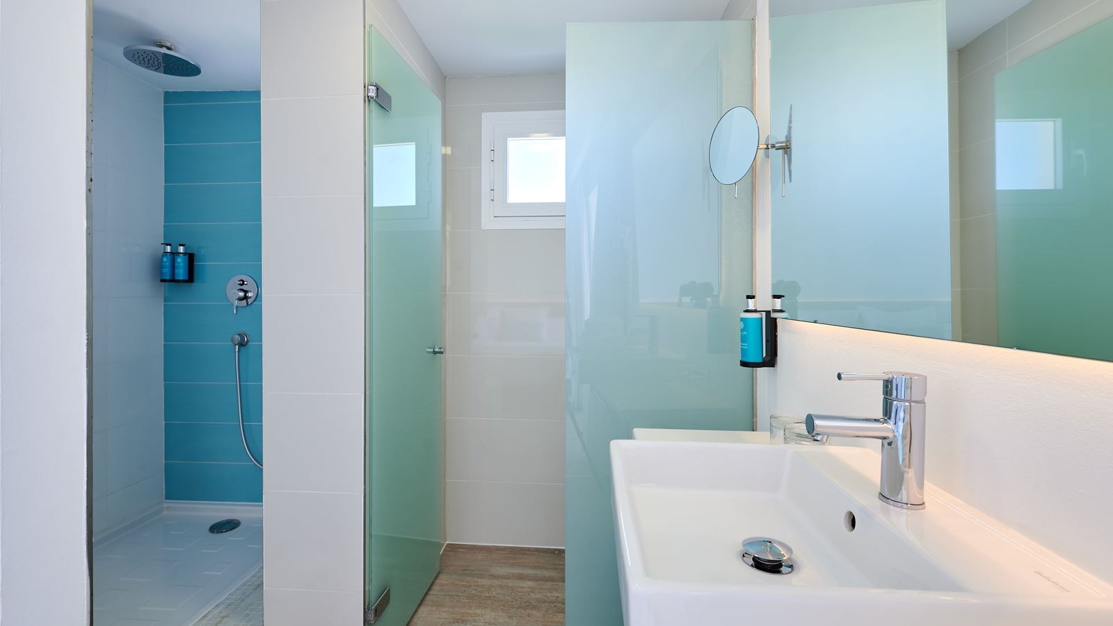 rooms-family-balcony-or-terrace