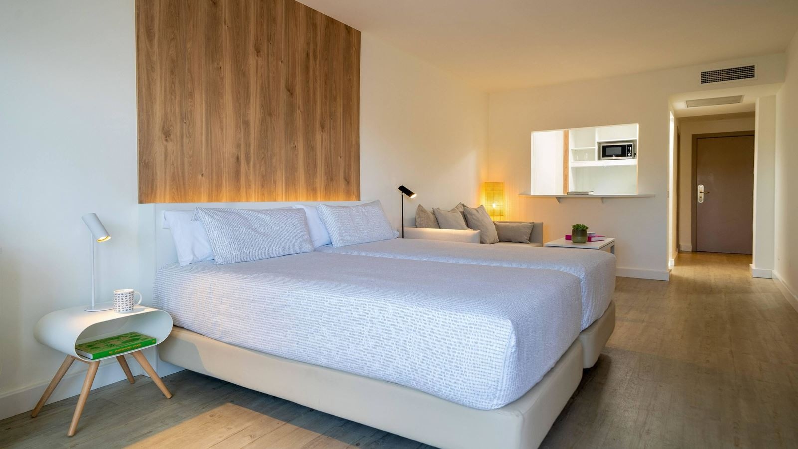 rooms-junior-suite-side-sea-view