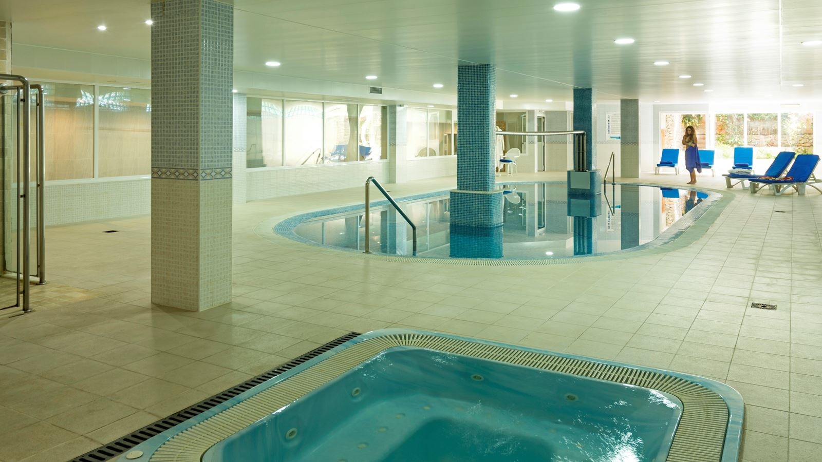 pools-indoor-pool