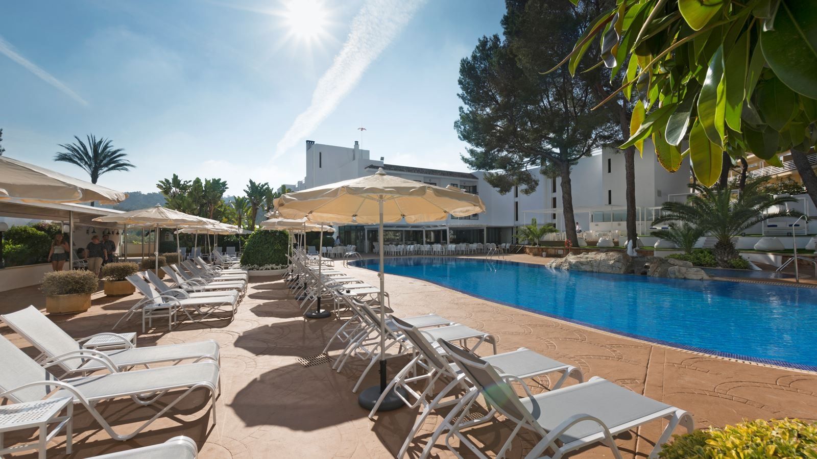 pools-outdoor-pool