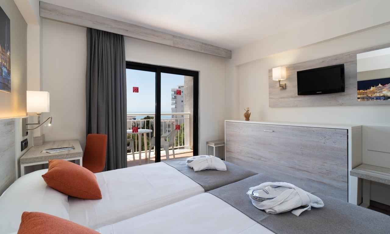 rooms-superior-room