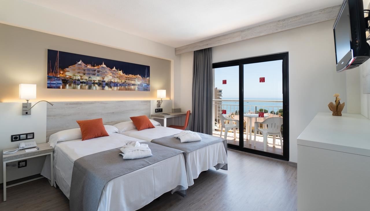 rooms-superior-room