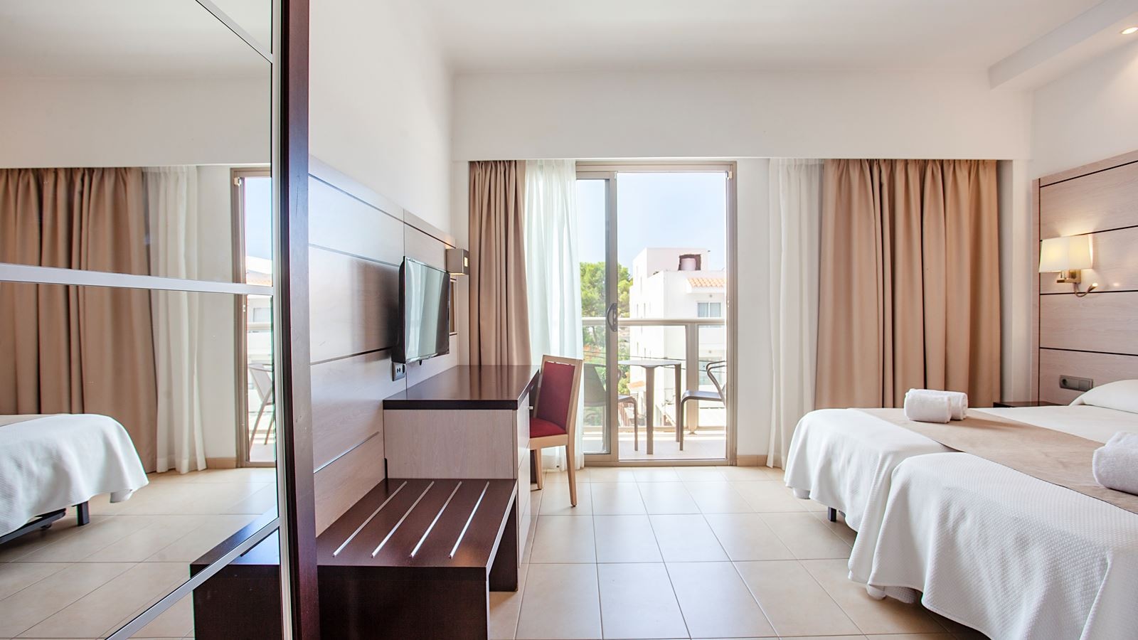 rooms-superior-twin-room