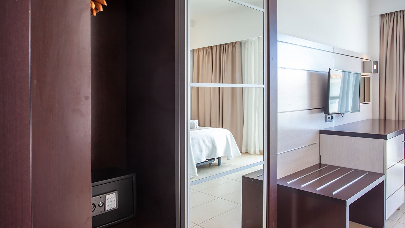 rooms-superior-twin-room