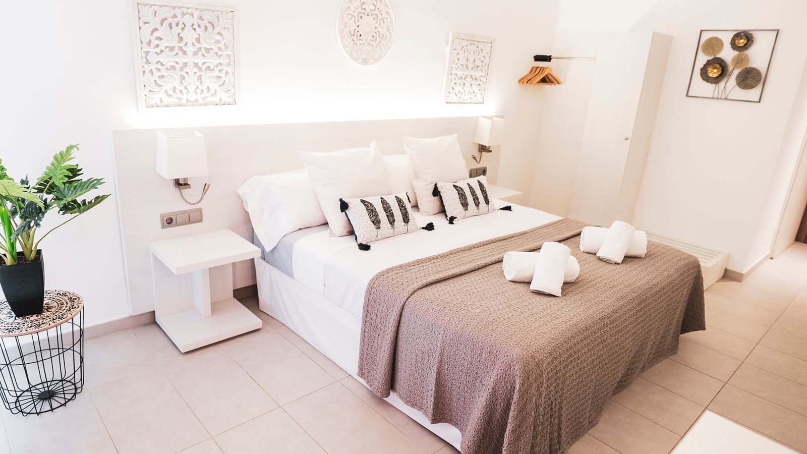 rooms-deluxe-double-room