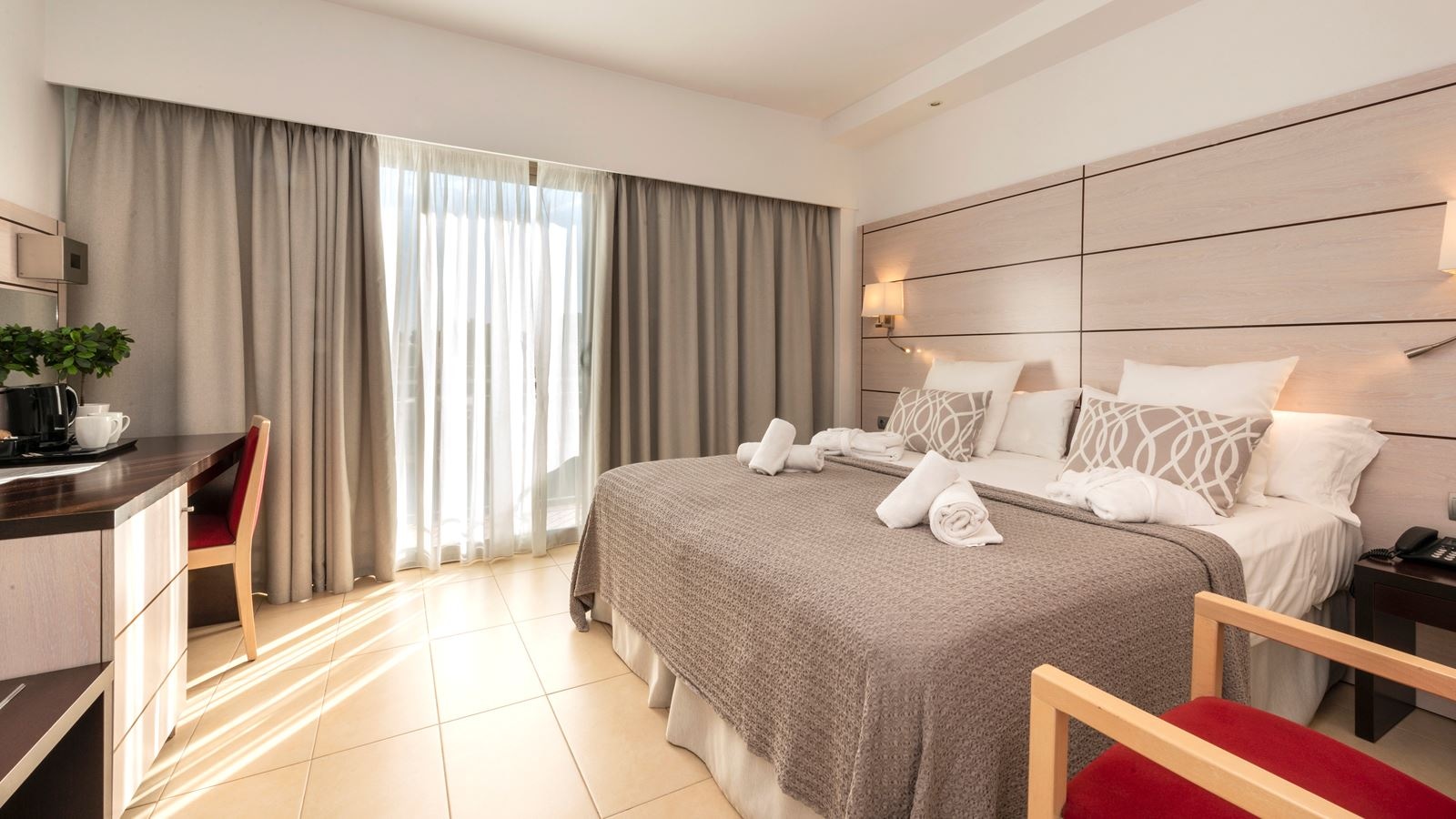 rooms-pool-view-deluxe-double-room