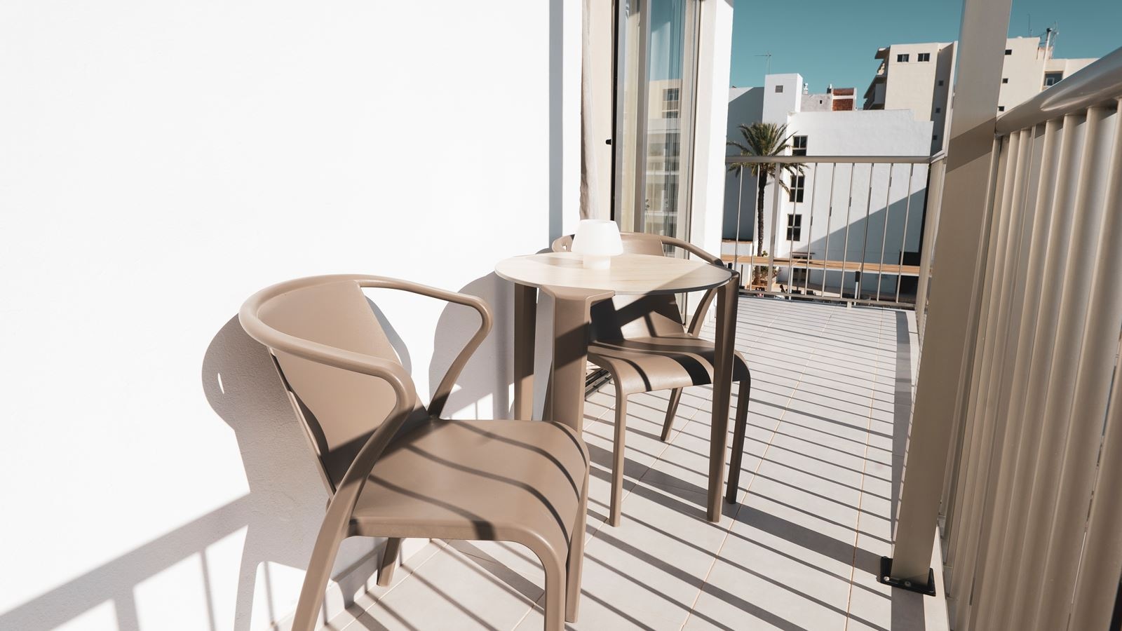 rooms-pool-view-deluxe-double-room