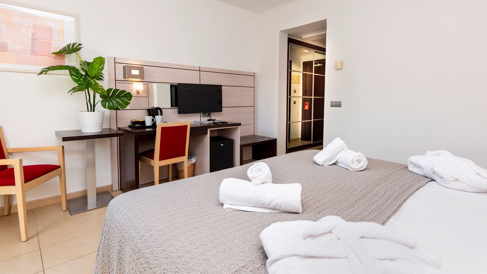 rooms-superior-deluxe-double-room