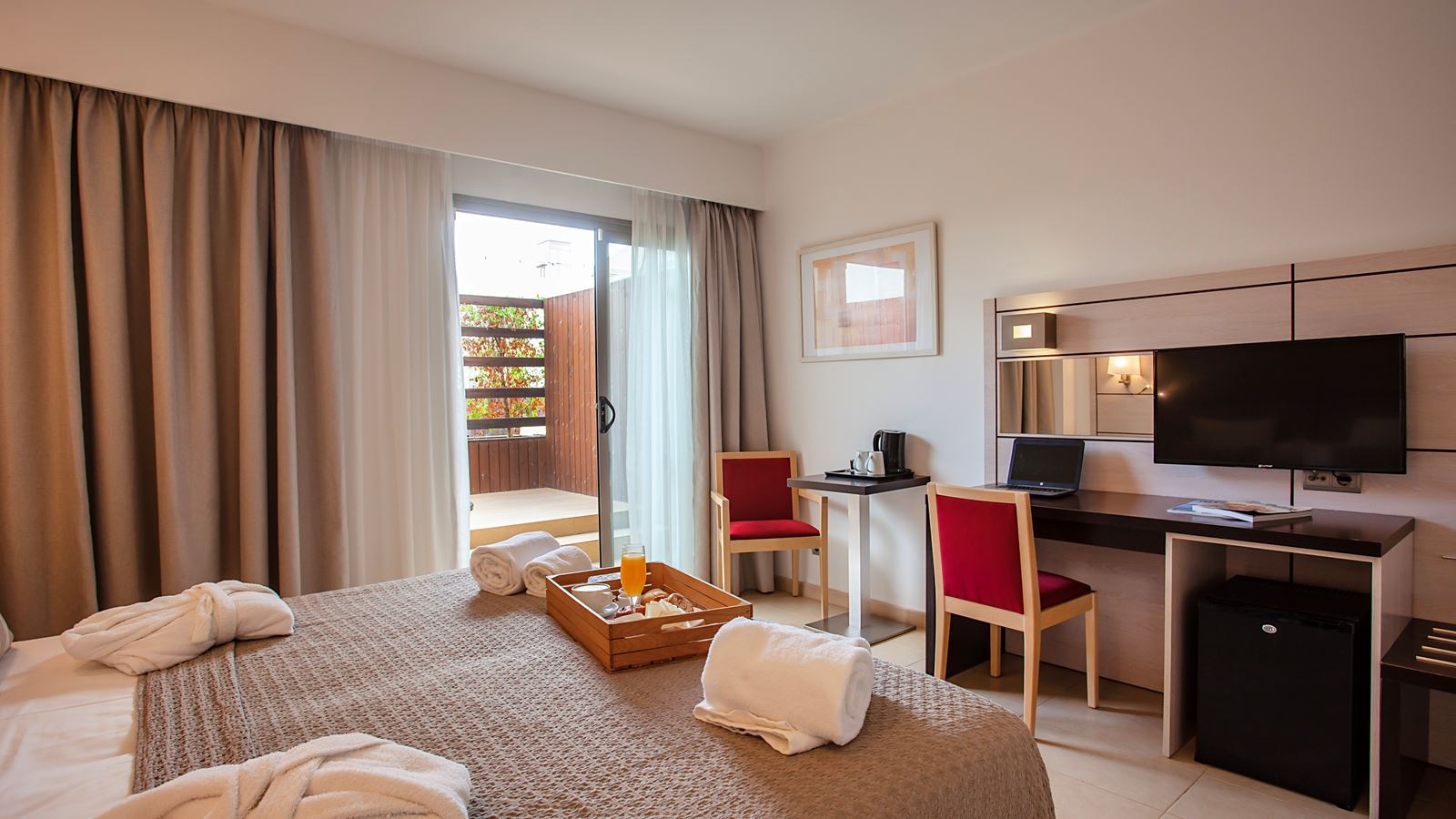 rooms-superior-deluxe-double-room