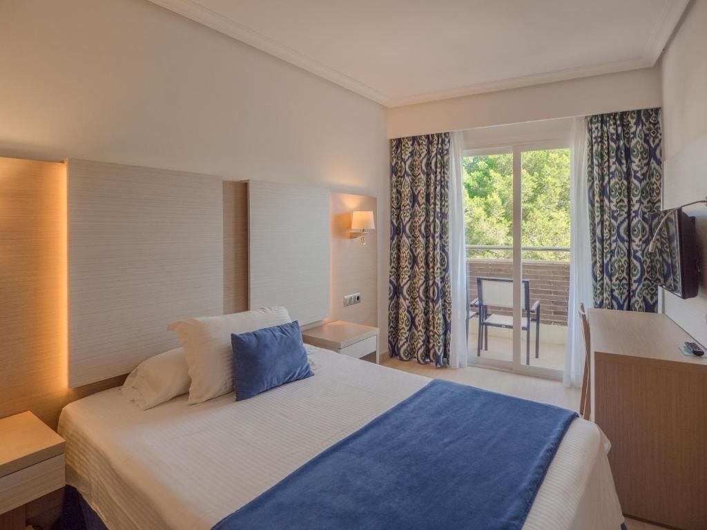 rooms-ib--single-room-balcony-or-terrace