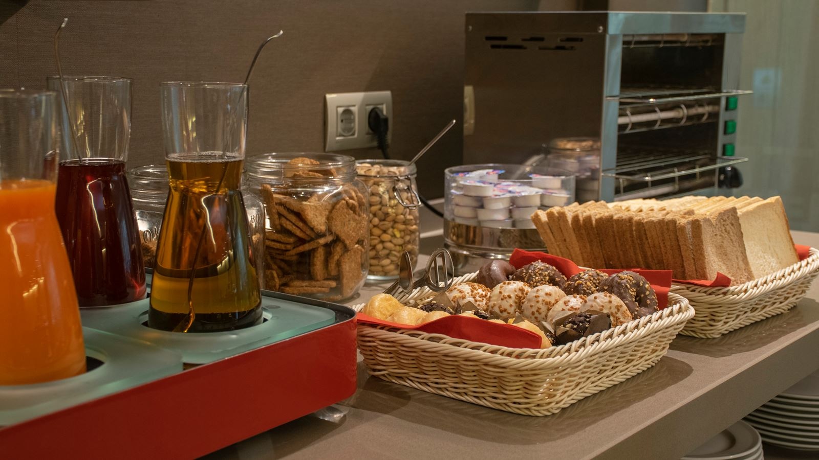 restaurants-restaurants