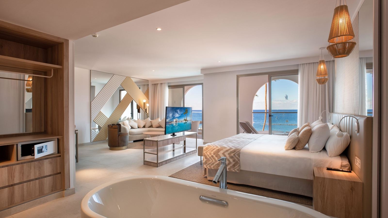 rooms-suite-platinum-frontal-sea-view