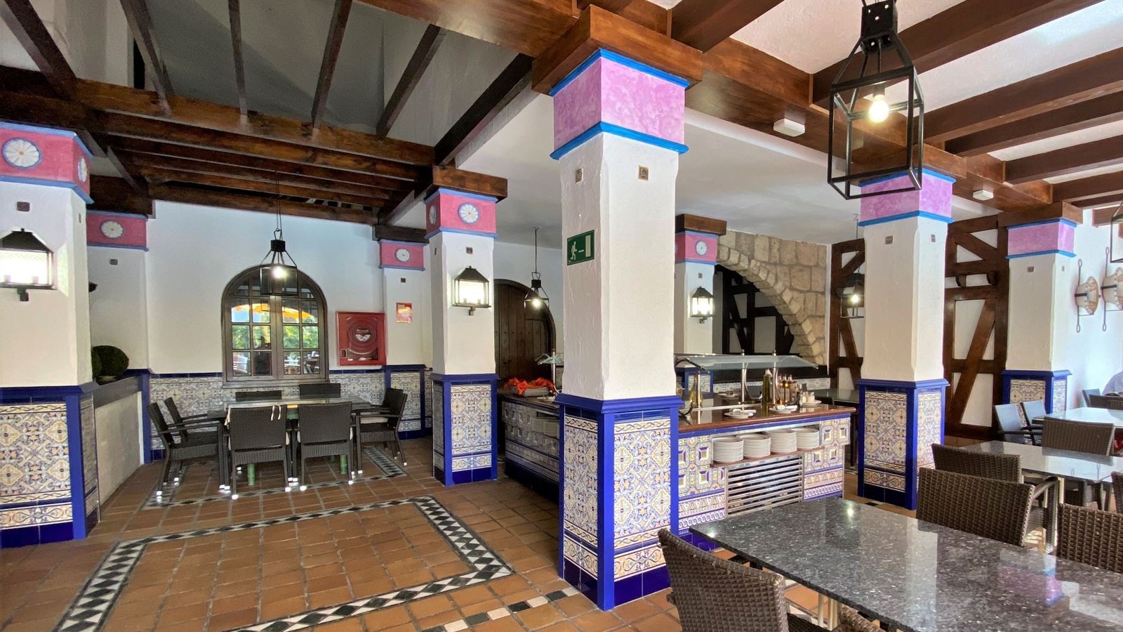 restaurants-restaurants