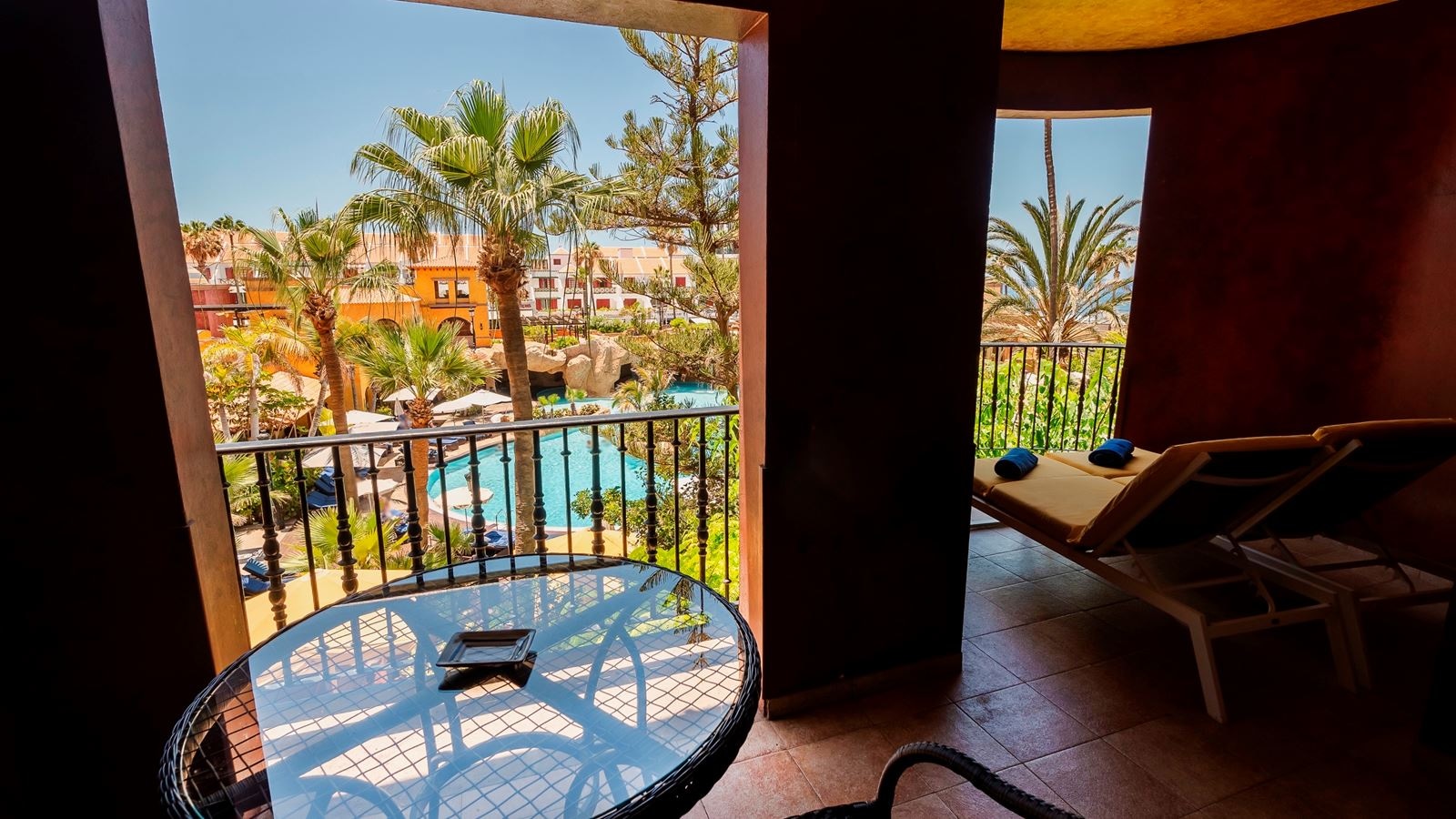 rooms-double-room-garden-view--balcony-or-terrace