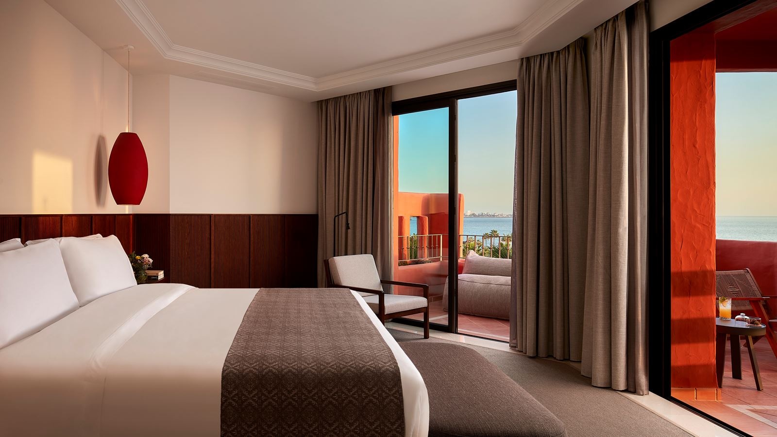 rooms-suite-sea-view-with-balcony