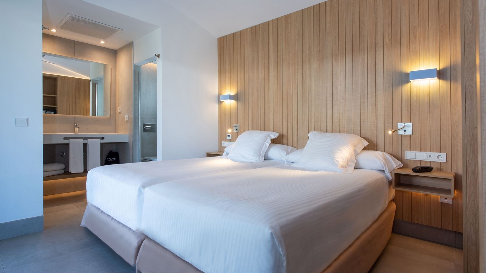 rooms-bungalow-silver