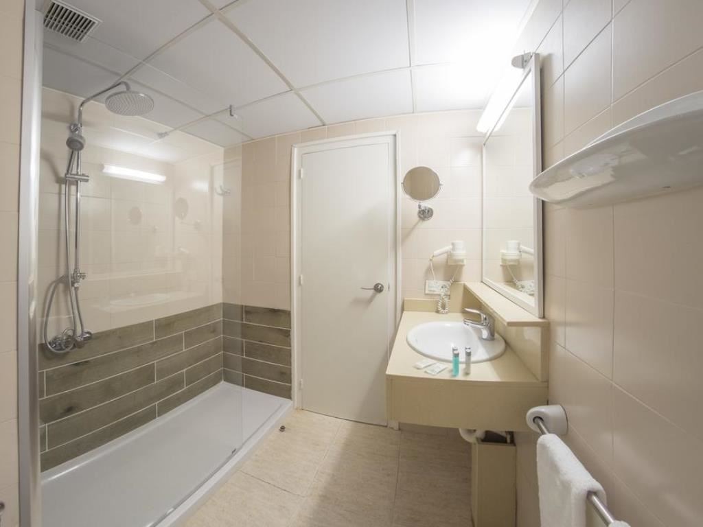 rooms-standard-room-balcony-or-terrace