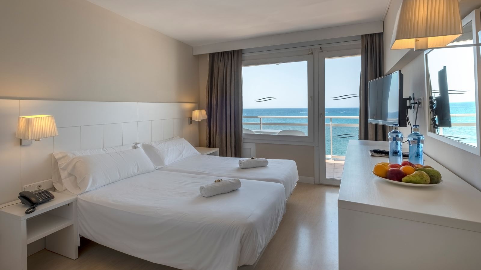 rooms-sea-view-room-balcony-or-terrace