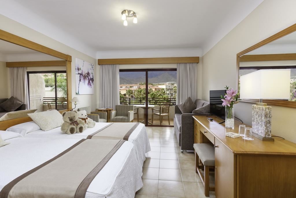 rooms-twin--double-standard-balcony-or-terrace