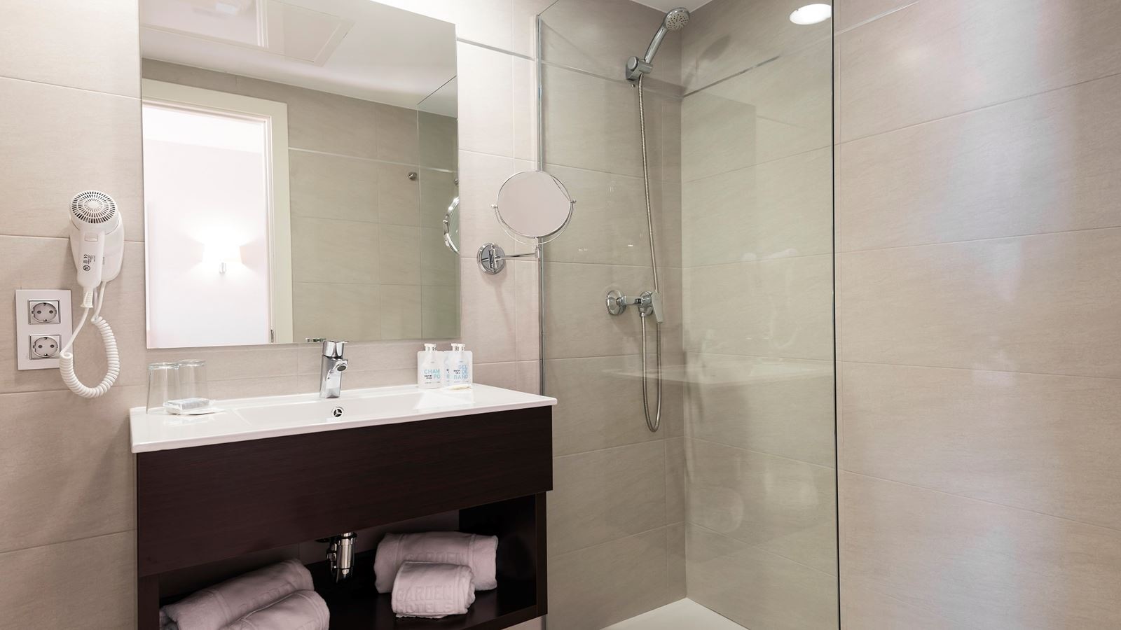 rooms-double-single-use-balcony