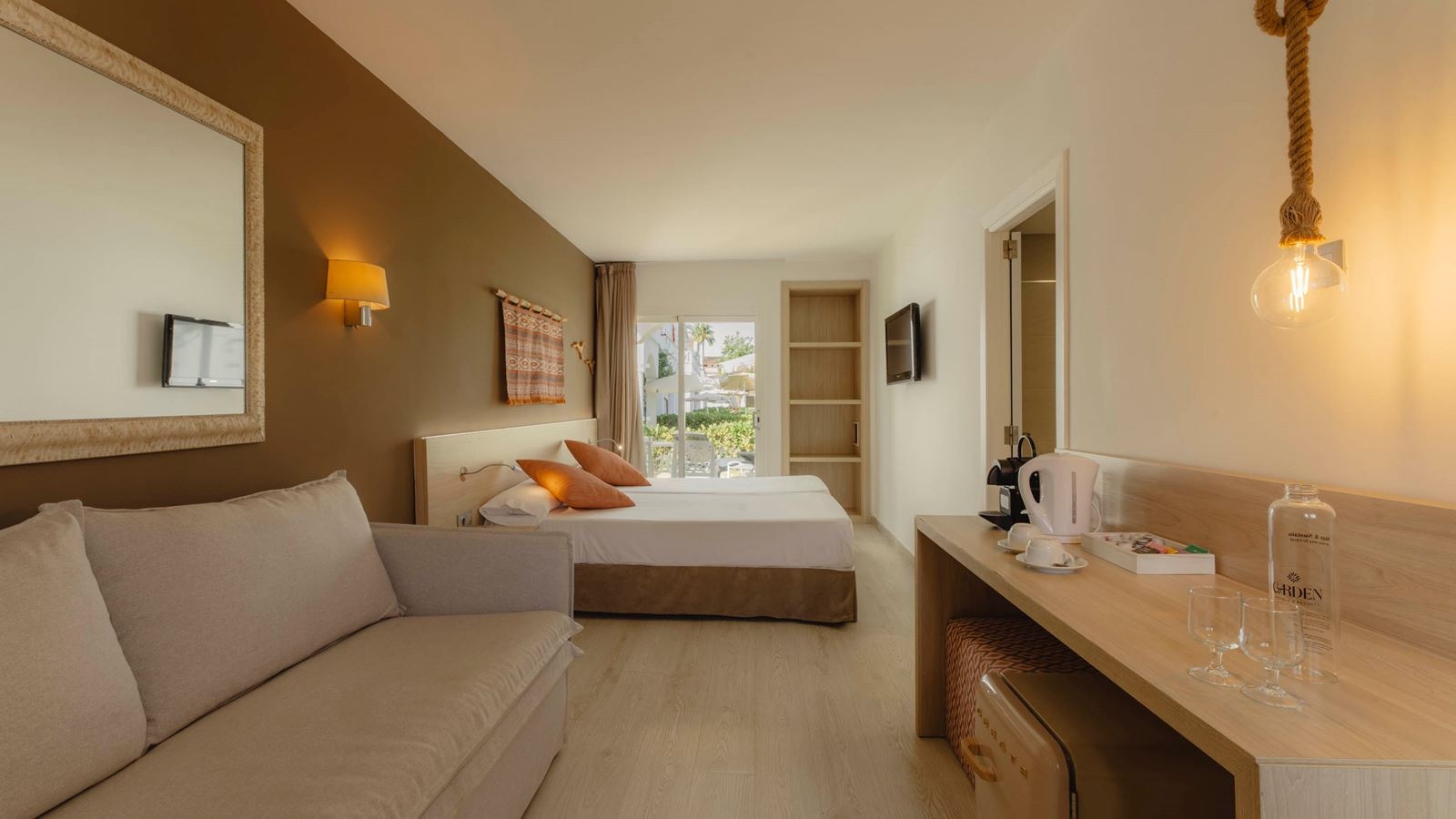 rooms-room-superior-premium-private-garden