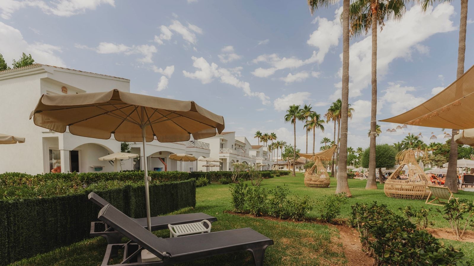 rooms-double-premium-private-garden