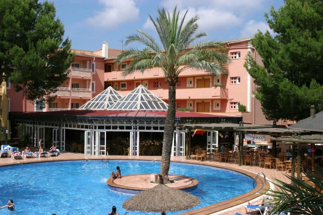 pools-outdoor-pool
