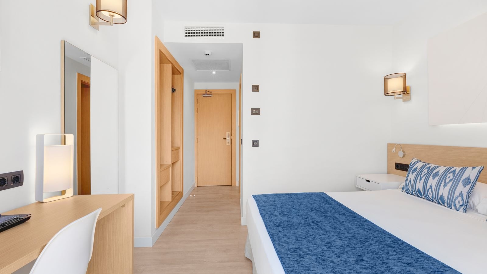 rooms-annex-room-without-balconyterrace