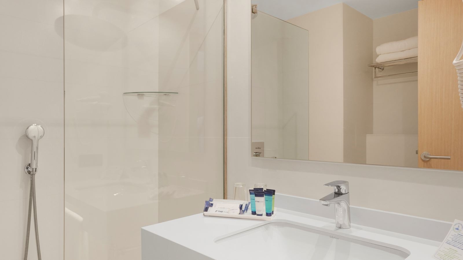 rooms-annex-room-without-balconyterrace