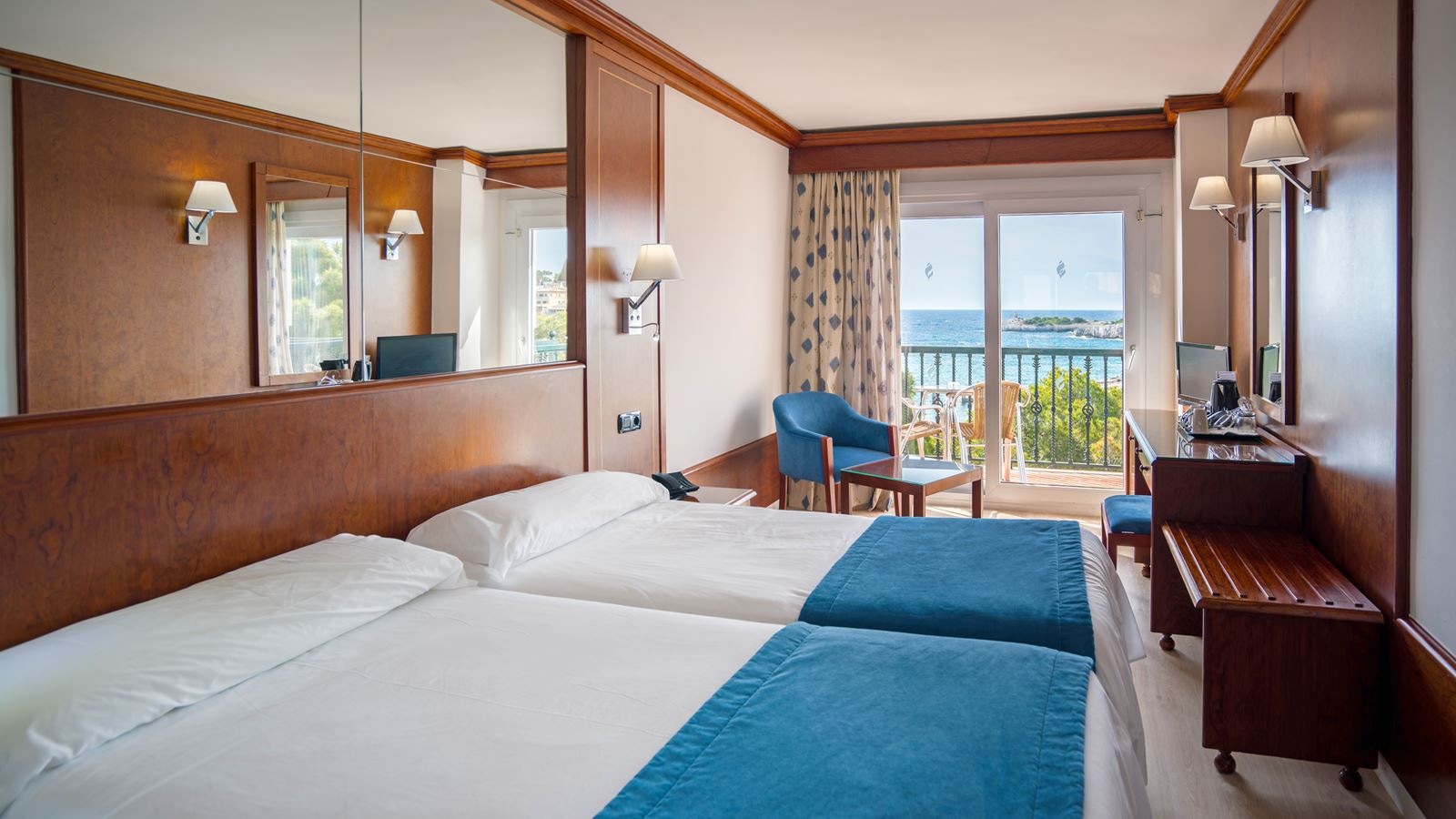 rooms-standard-room-sea-view-balcony-or-terrace