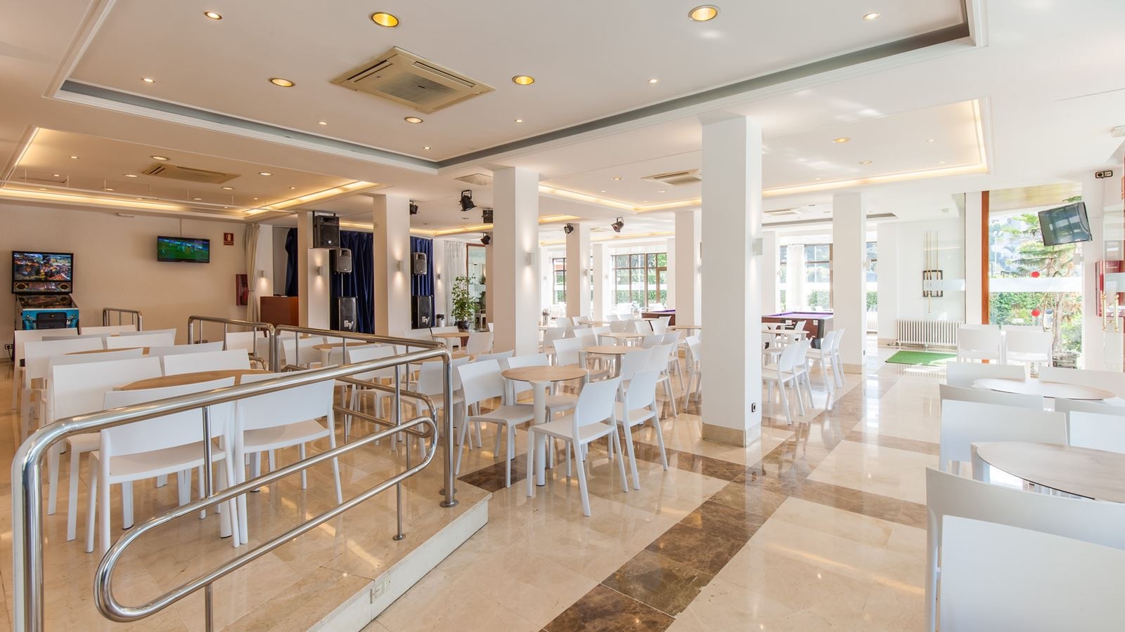 restaurants-main-restaurant