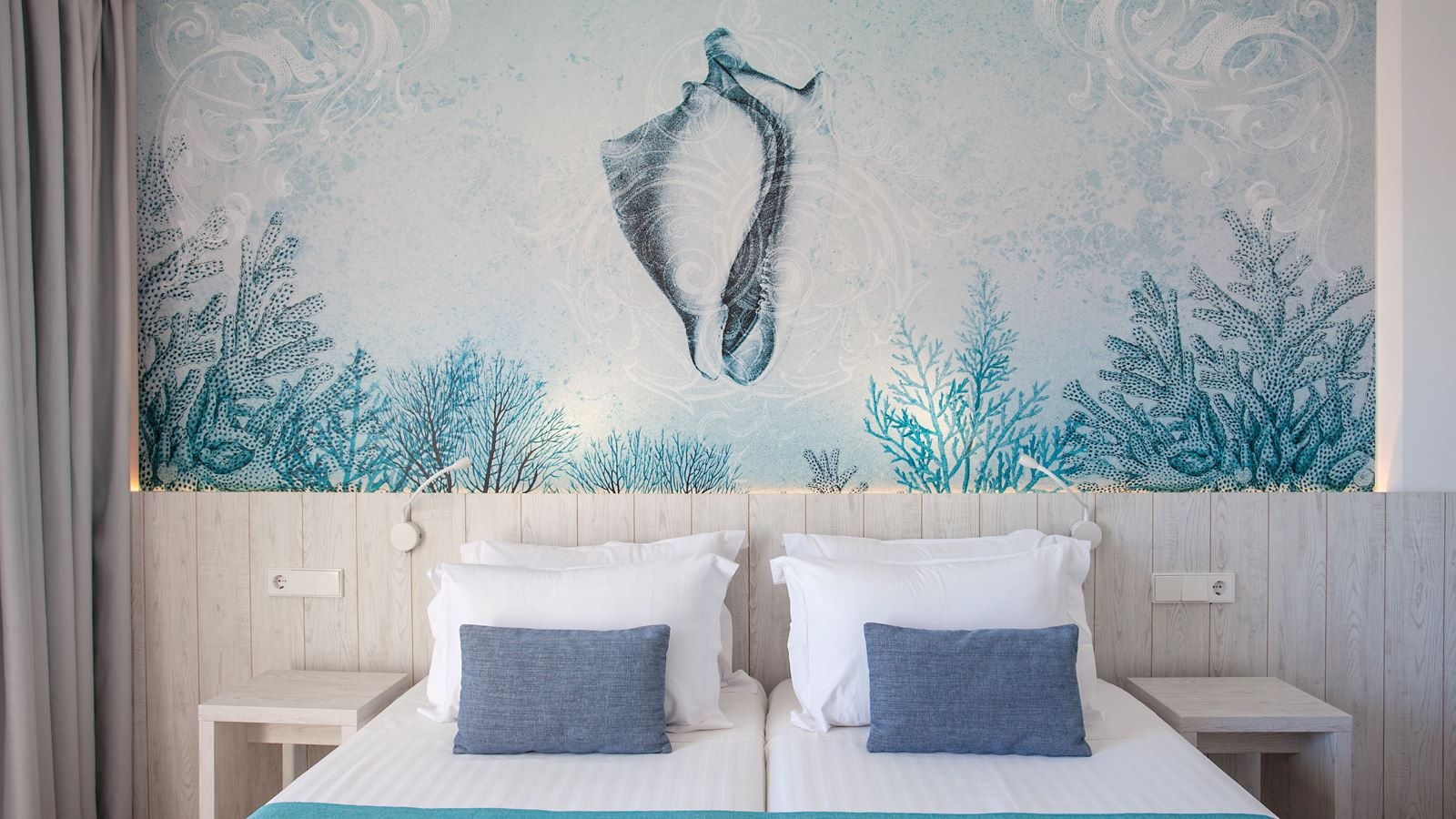 rooms-double-revenue-standard-balcony-or-terrace