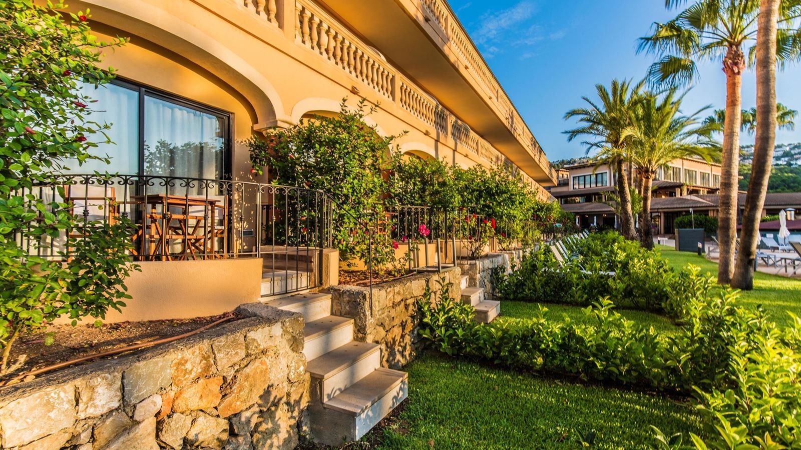 rooms-js--junior-suite