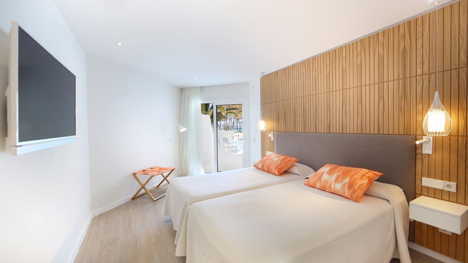 rooms-family-side-sea-view