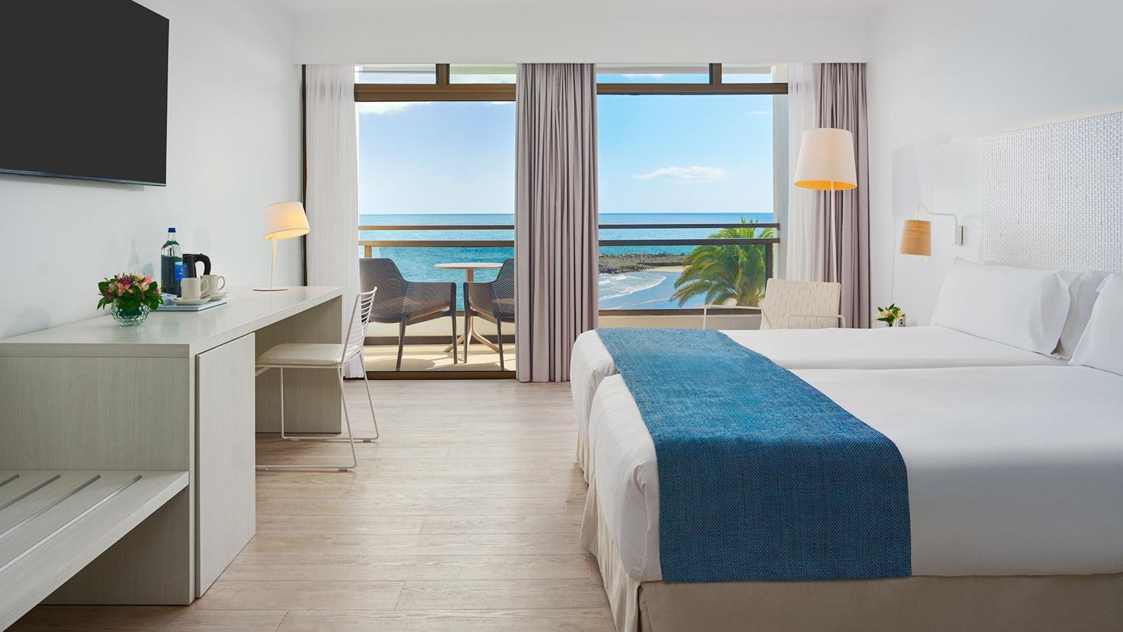 rooms-double-sea-view-premium-with-balcony