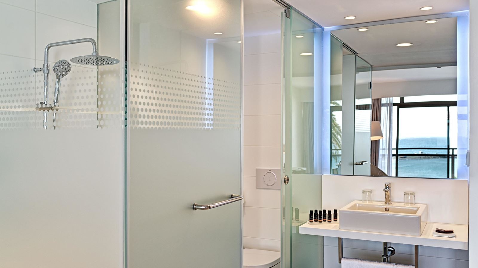 rooms-double-sea-view-premium-top-floor-with-balcony