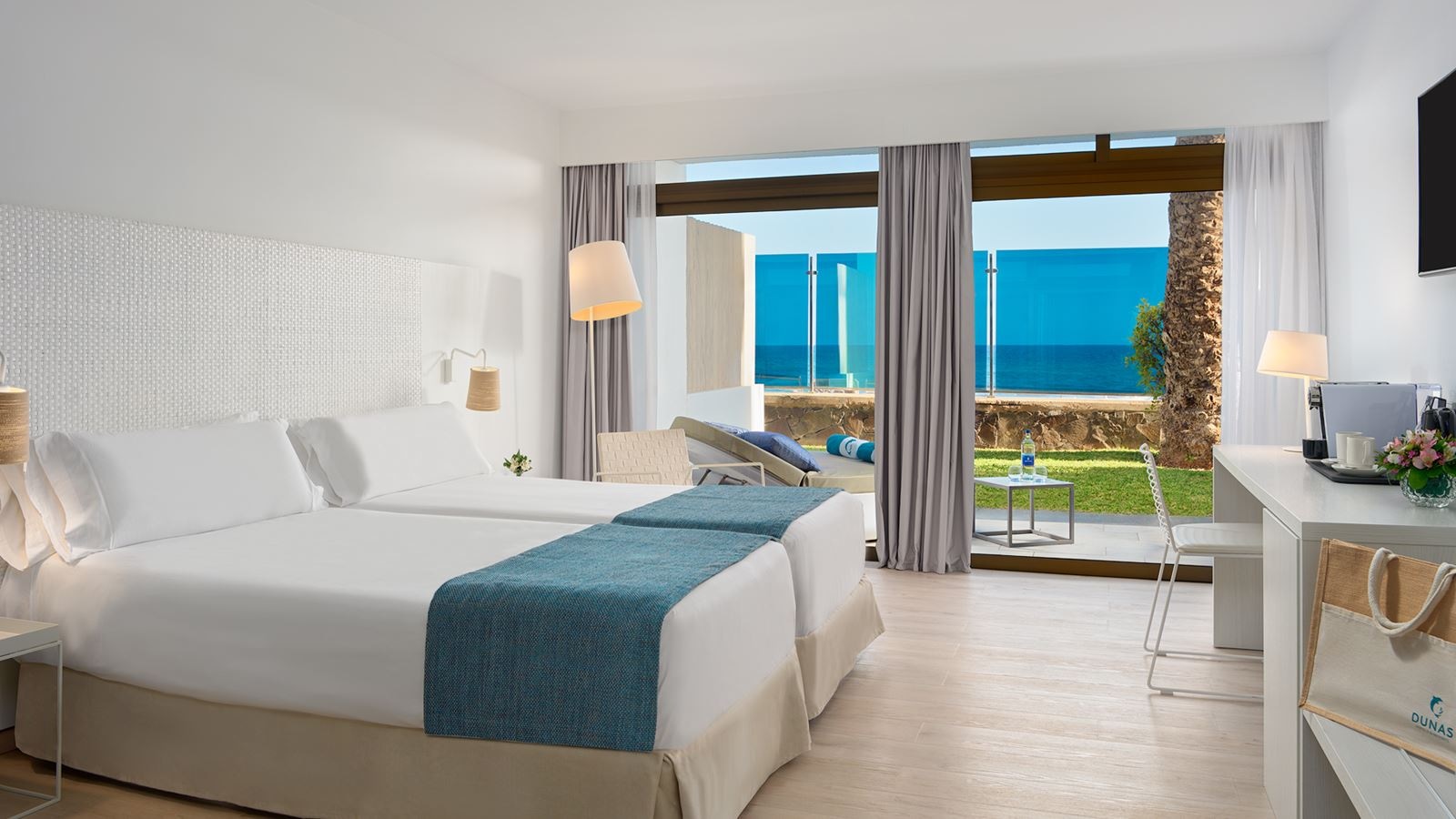 rooms-double-beach-view