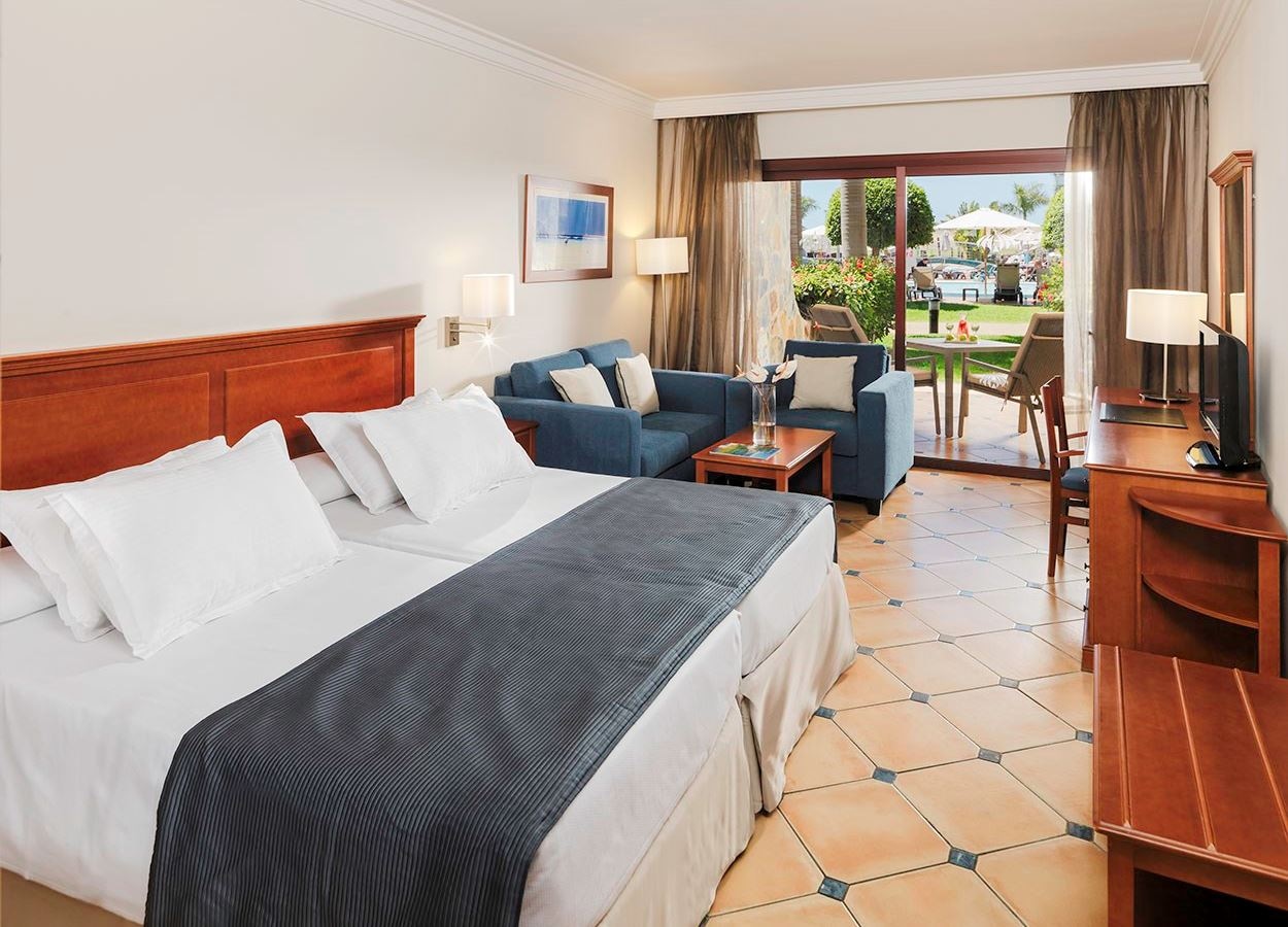 rooms-double-standard-room-with-balcony-or-terrace