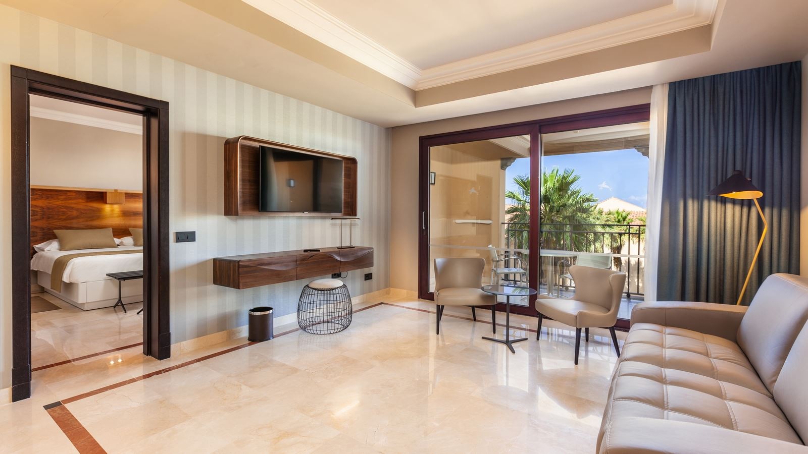 rooms-usui-unique-suite-garden-view-with-balcony