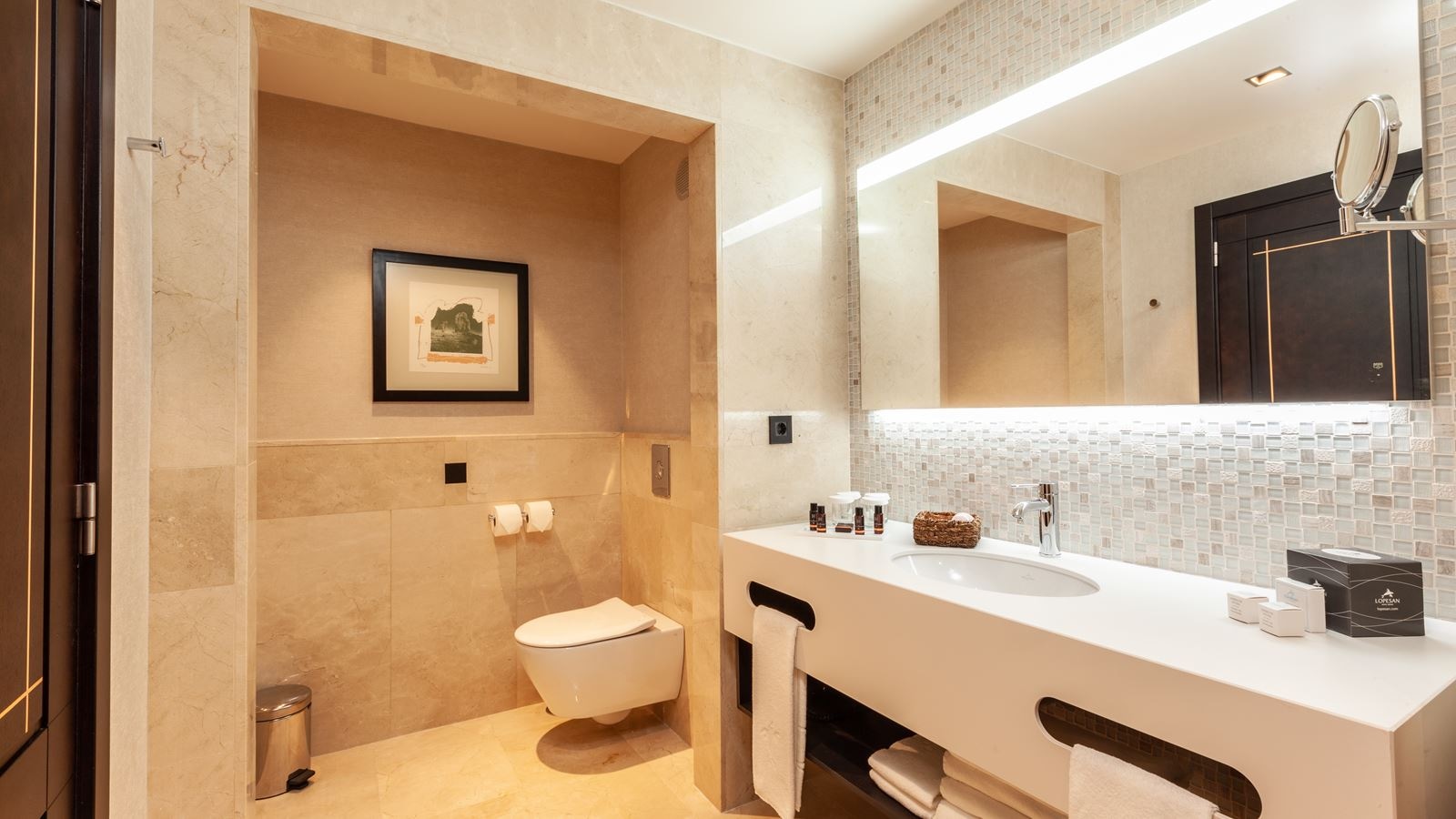 rooms-upp-unique-premium-with-terrace-and-direct-pool-access